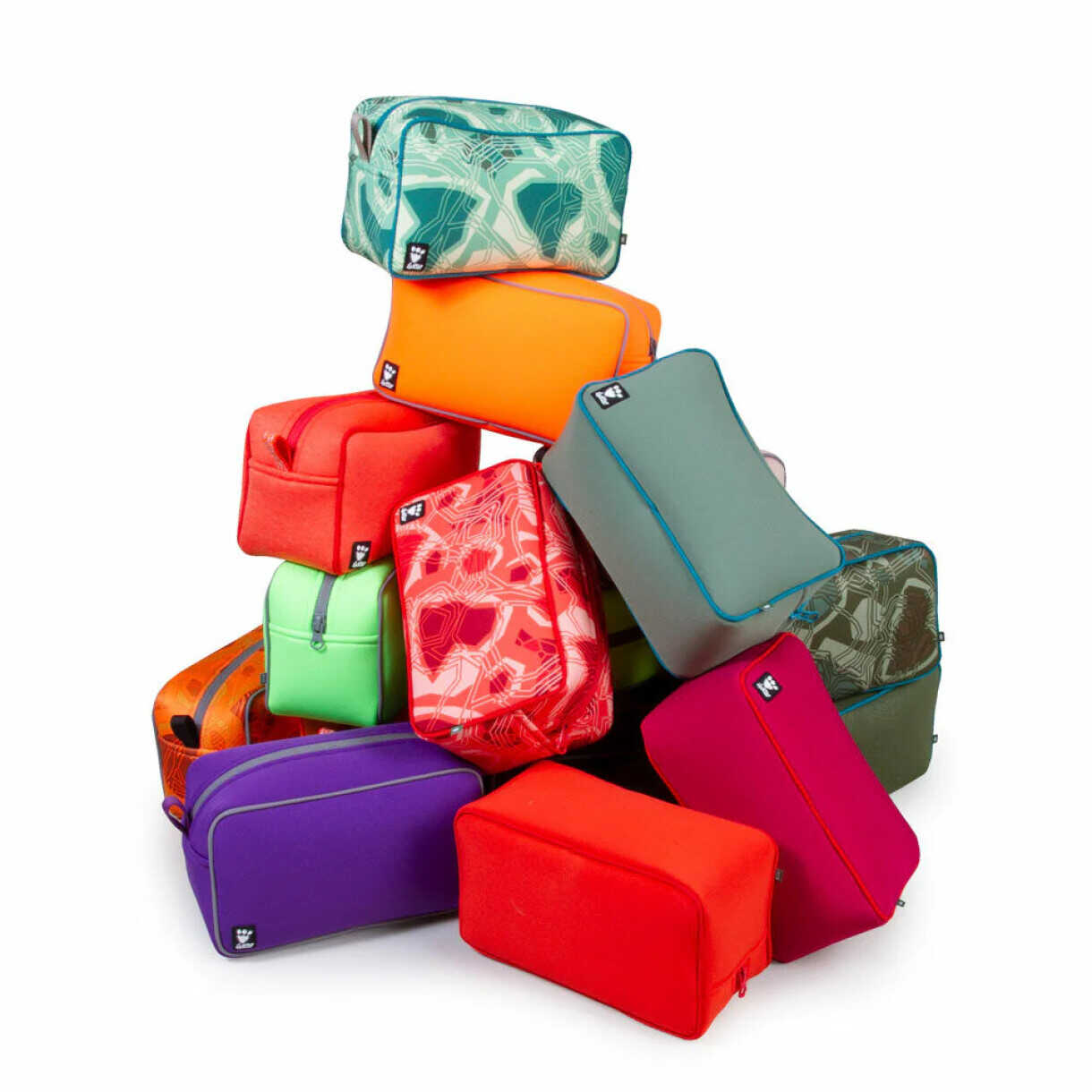 Hurtta Zhero Pouch Tasche 22x10x13 cm aus Reststoffen in diversen Farben